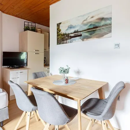 Apartma Alpine Space, - Center Apartment