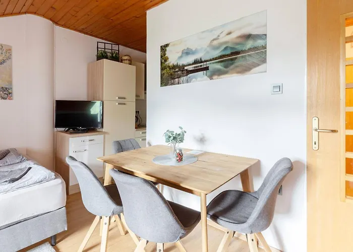 Apartma Alpine Space, - Center Apartment